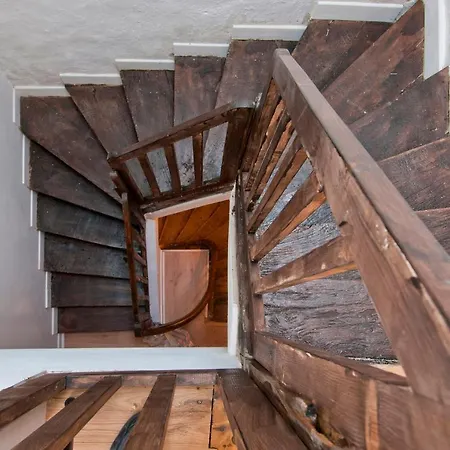 Casa vacanze French Townhouse With Scenic Views *