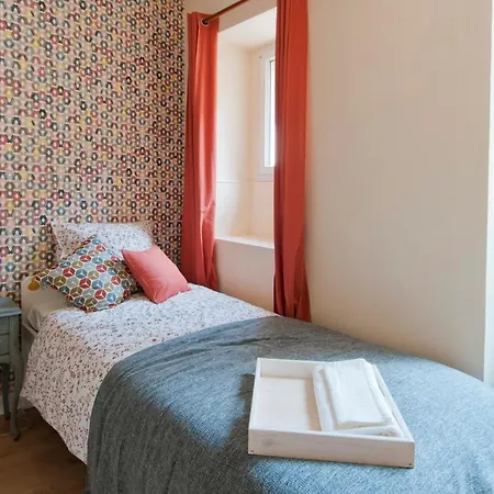 Casa vacanze French Townhouse With Scenic Views Castillonnès
